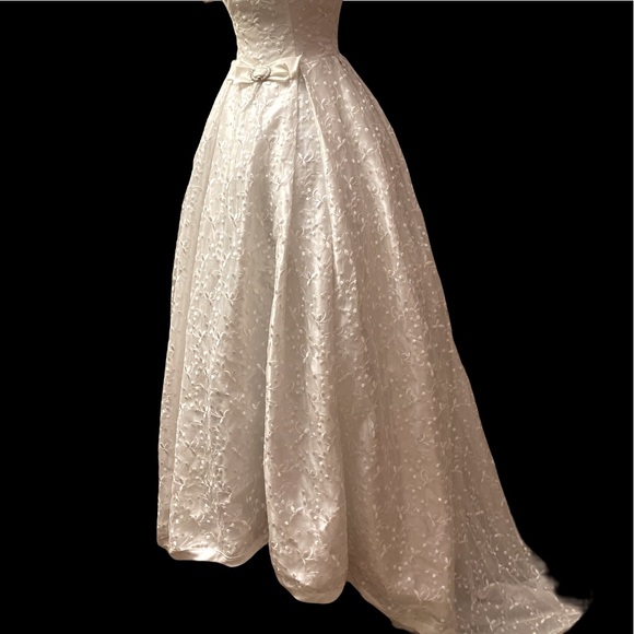 💚🤍NWOT/EMBROIDERED LACE WEDDING DRESS/ #004 - Picture 12 of 17